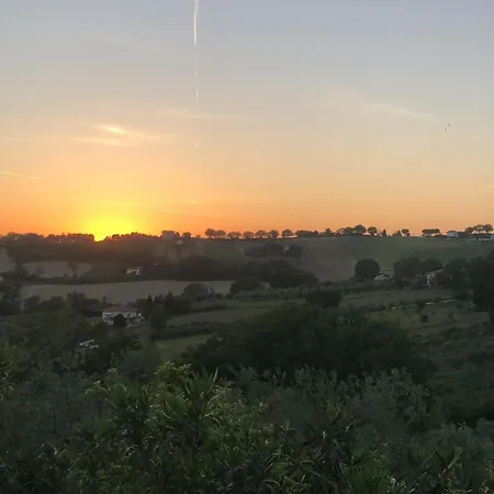 Tramonto Sul Mare * سينِغاليا